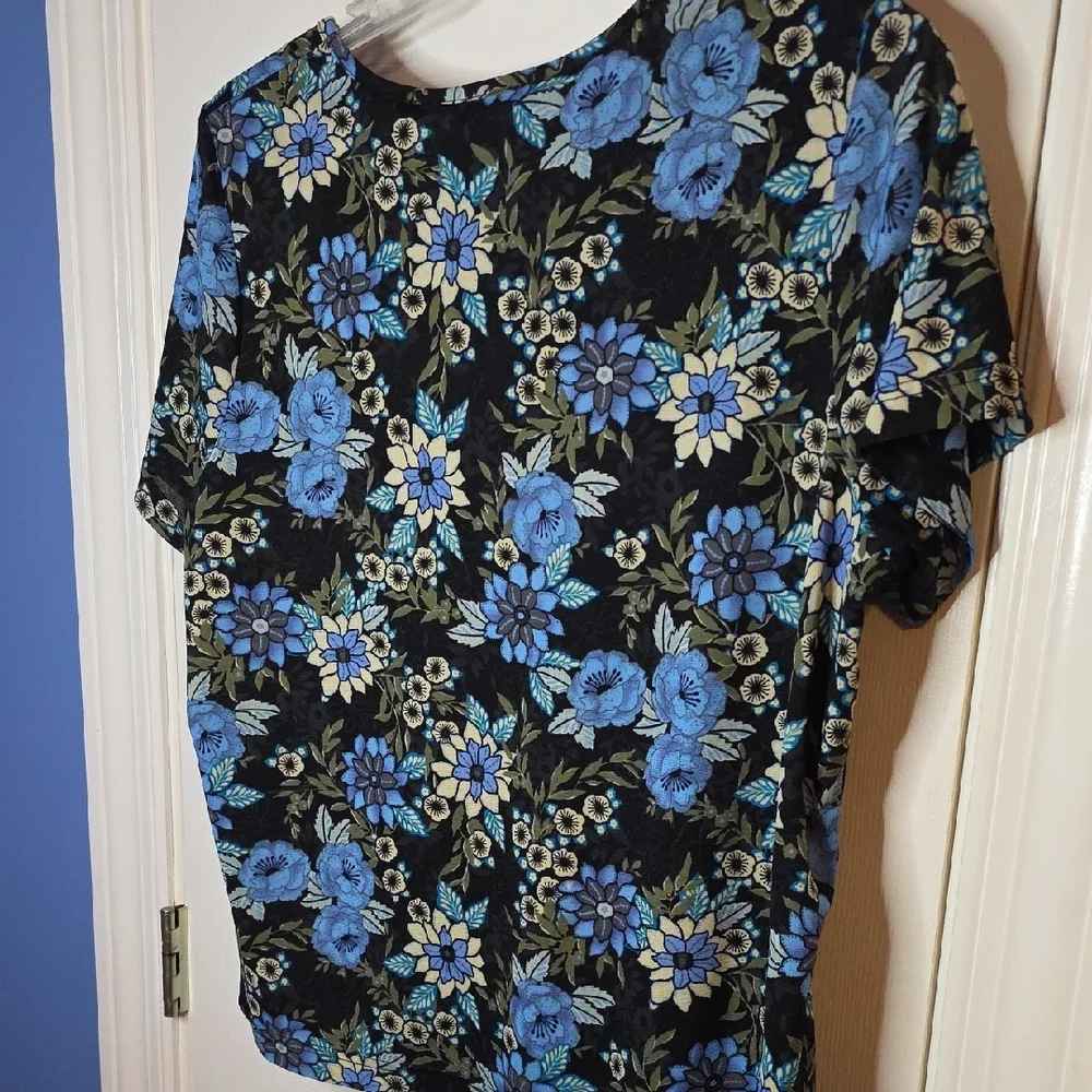 Sag Harbor Floral Blue Black Two-Piece Set Top 1X Skirt 2XL
